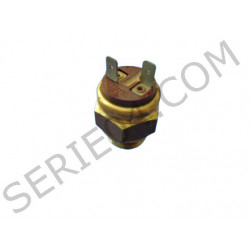 Disengageable fan thermal switch on the oil filter housing