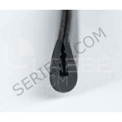 Front fender liner seal