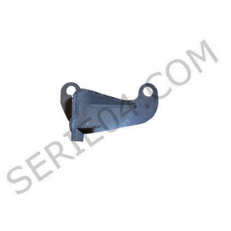 Rear exhaust bracket