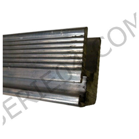 montant de milieu de vitre