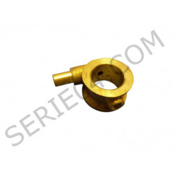 Central grease fitting