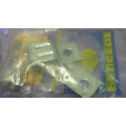 injector pipe retaining flange