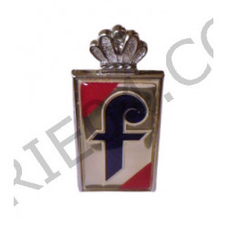 insignia "F"