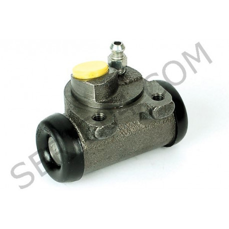 Rear wheel cylinder